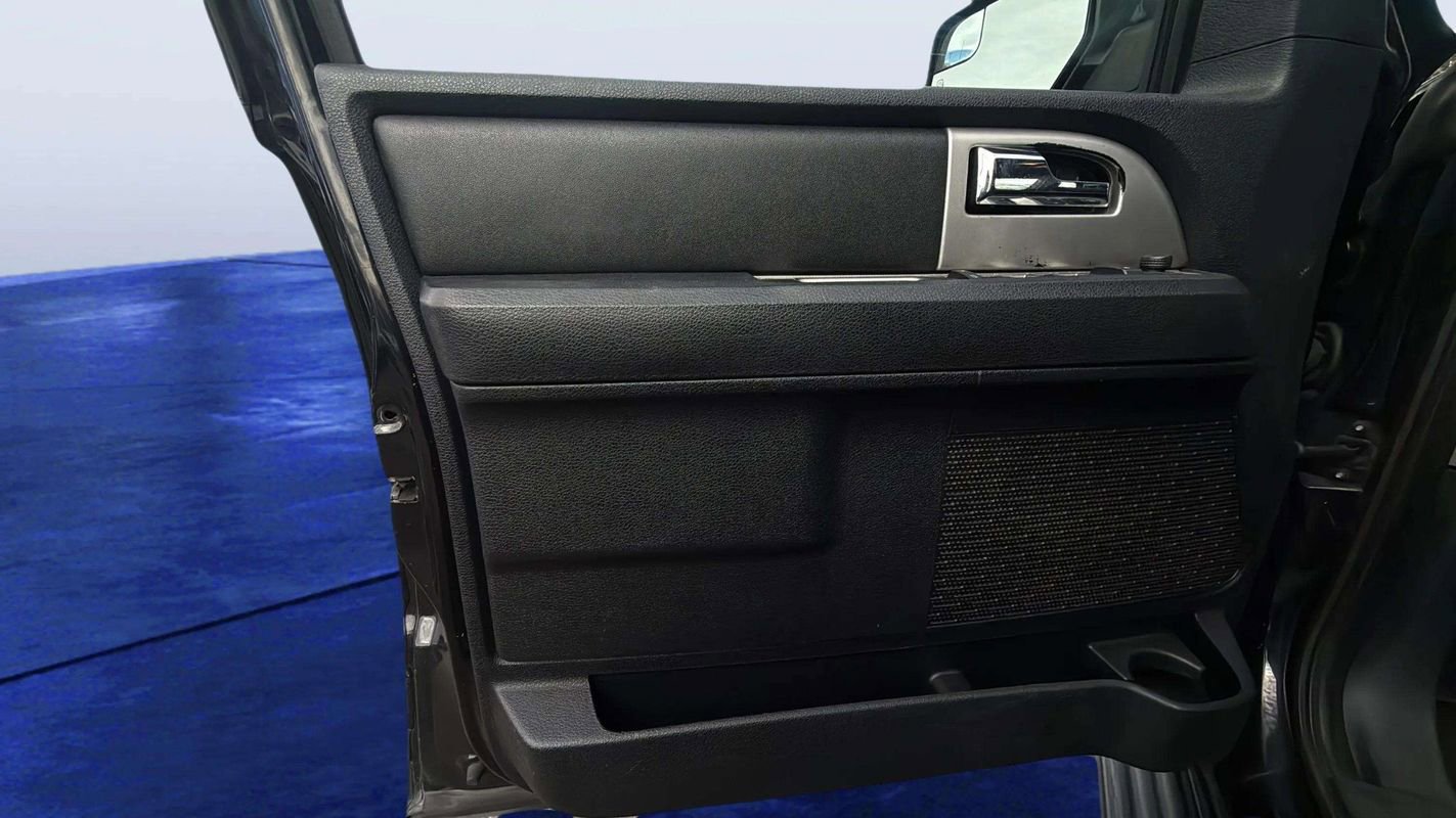 Used 2017 Ford Expedition EL XLT image 14