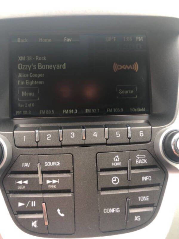 Used 2016 Chevrolet Equinox LS image 3