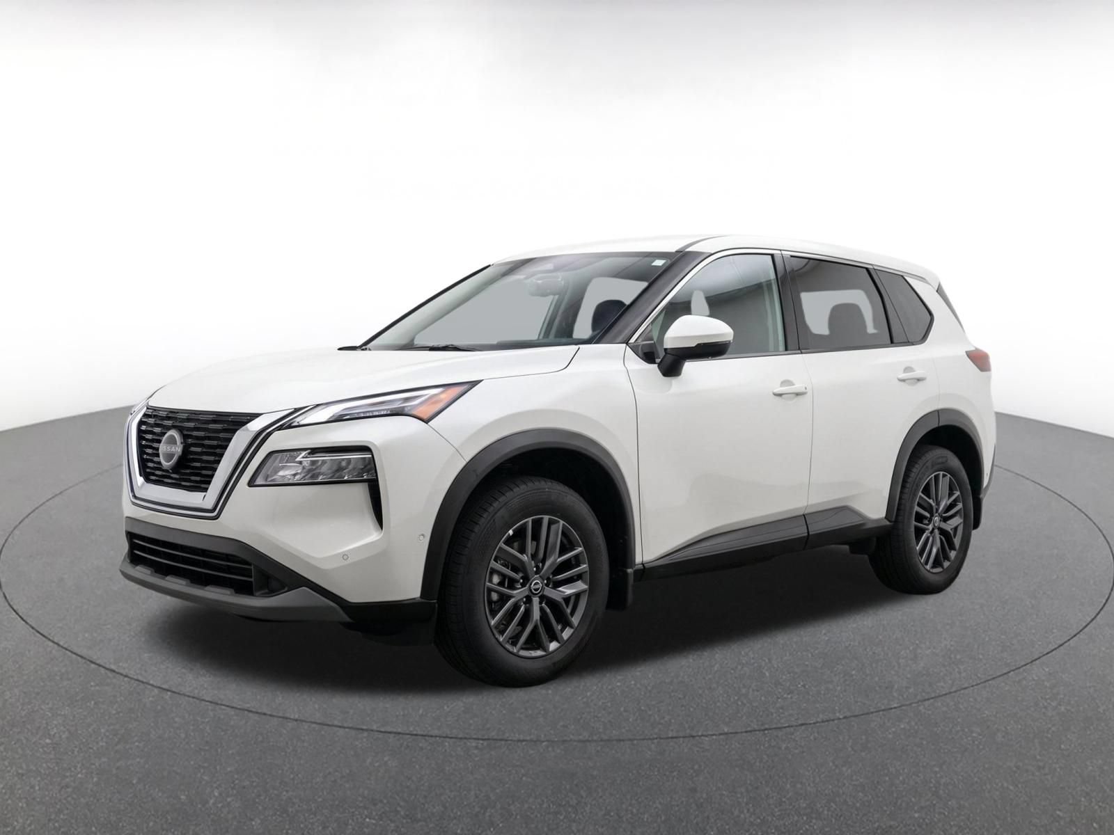 Used 2026 Nissan Rogue SV AWD/4WD image 3