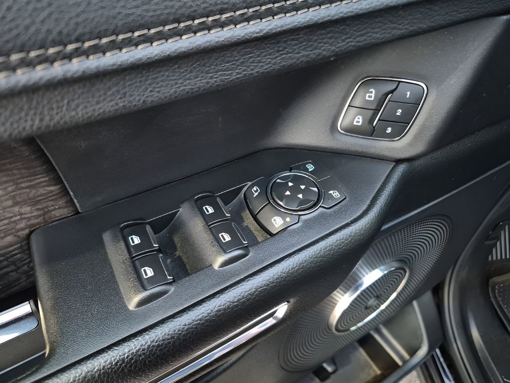 Used 2021 Ford Expedition Limited image 27