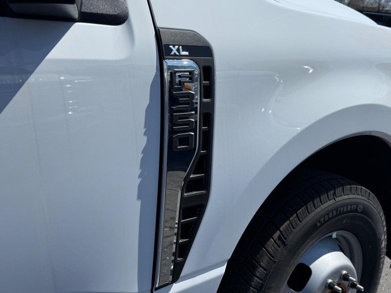 New 2026 Ford F350 XL w/ XL Chrome Package RWD image 10