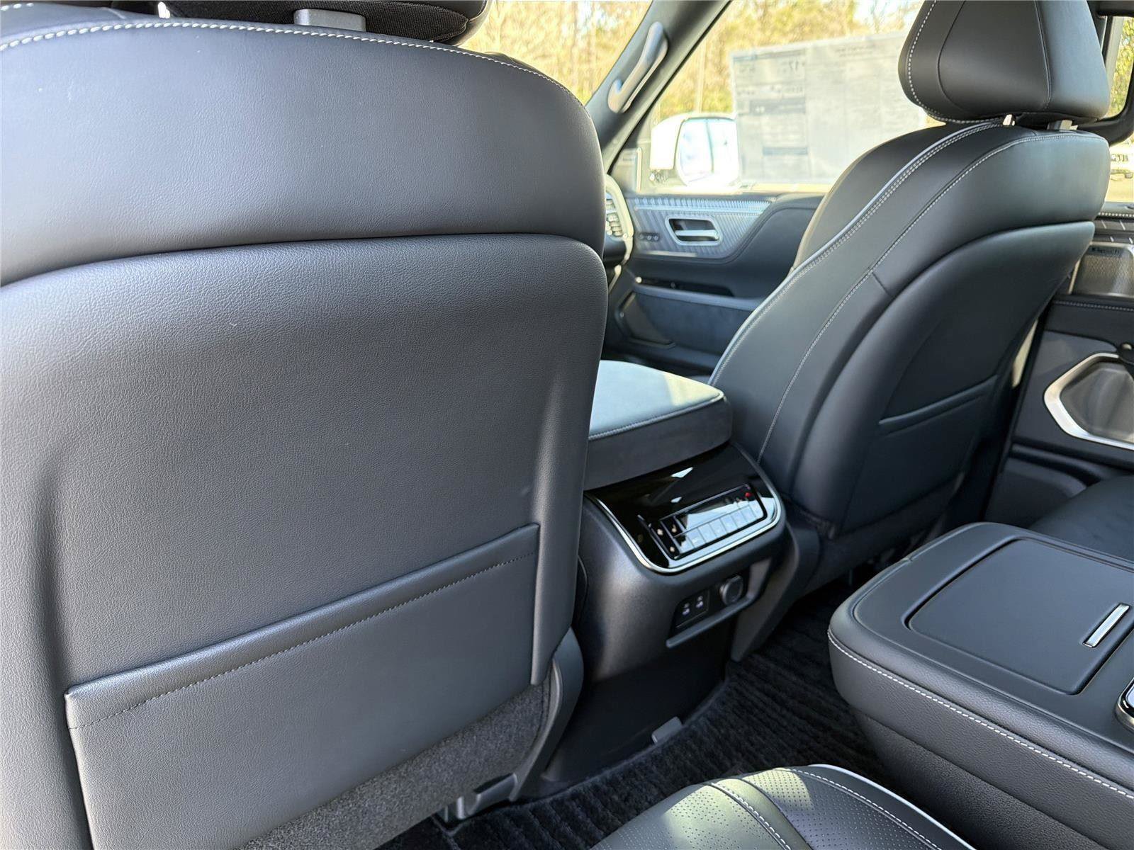 New 2026 INFINITI QX80 Autograph w/ Premium Cargo Package AWD/4WD image 25