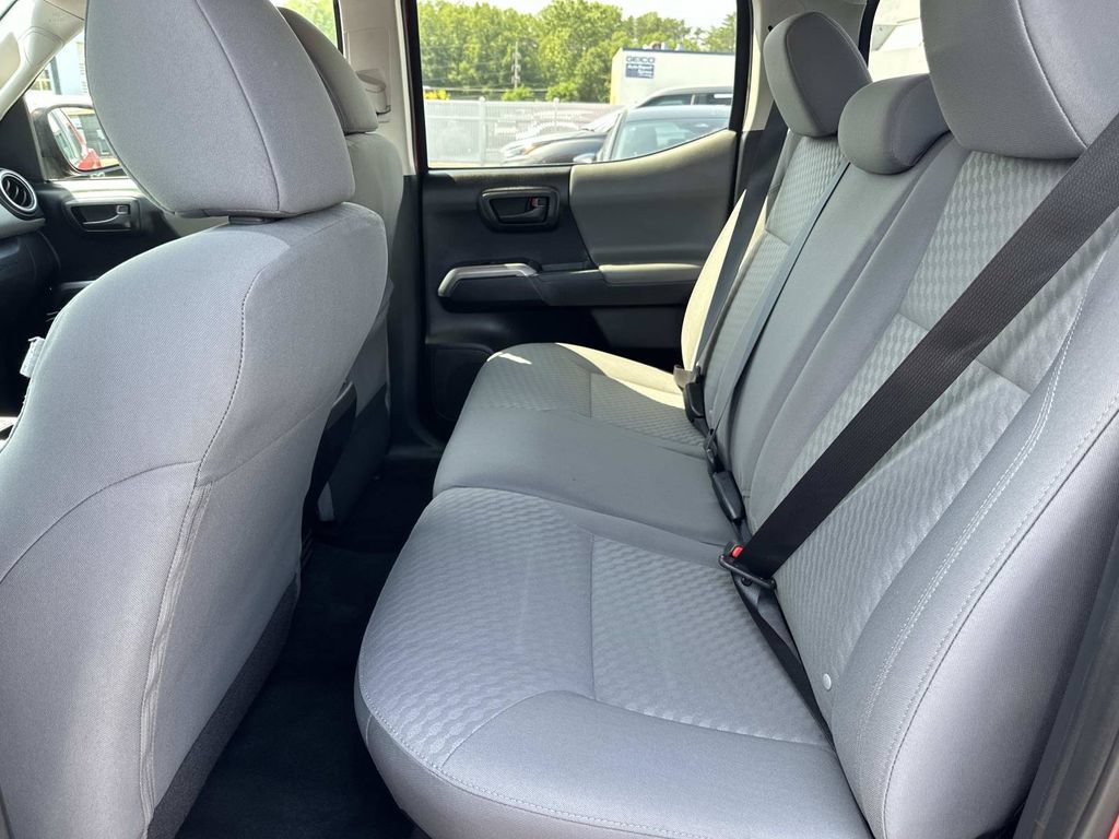 Used 2020 Toyota Tacoma SR5 AWD/4WD image 26