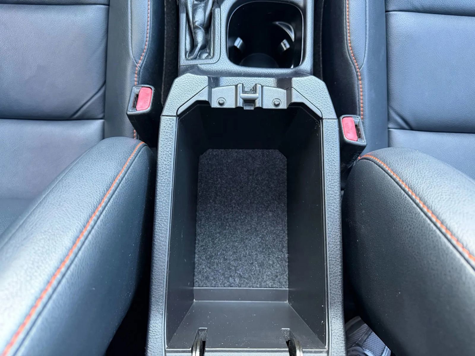 Used 2016 Toyota RAV4 SE image 18