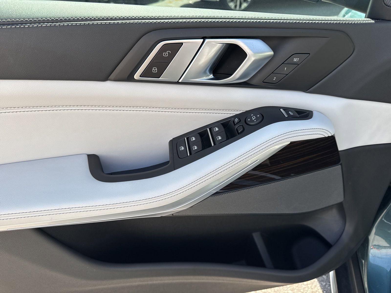 Used 2024 BMW X5 sDrive40i w/ Premium Package image 20