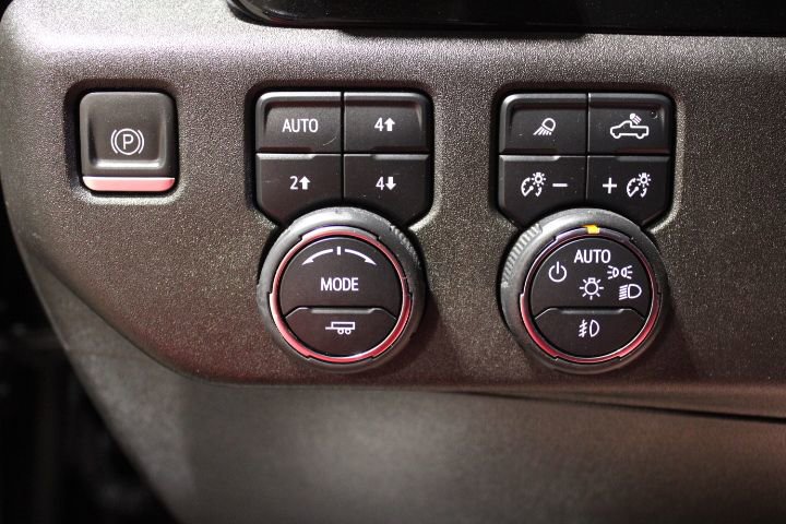 Used 2023 Chevrolet Silverado 1500 High Country w/ High Country Premium Package AWD/4WD image 41
