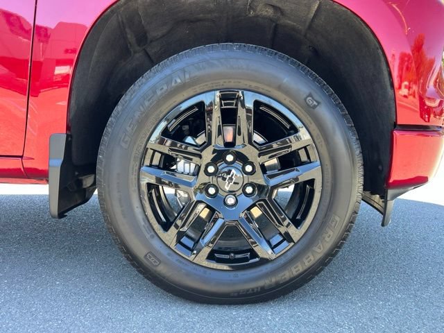 Used 2024 Chevrolet Silverado 1500 RST w/ Convenience Package II AWD/4WD image 4