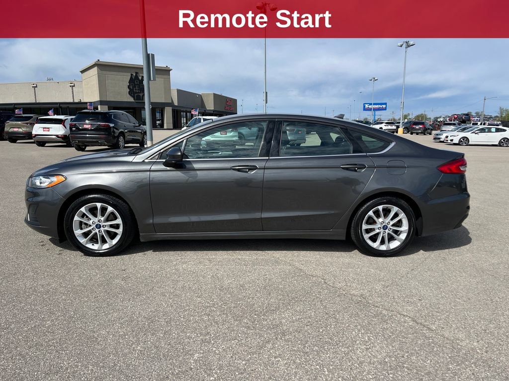 Used 2020 Ford Fusion SE FWD image 2