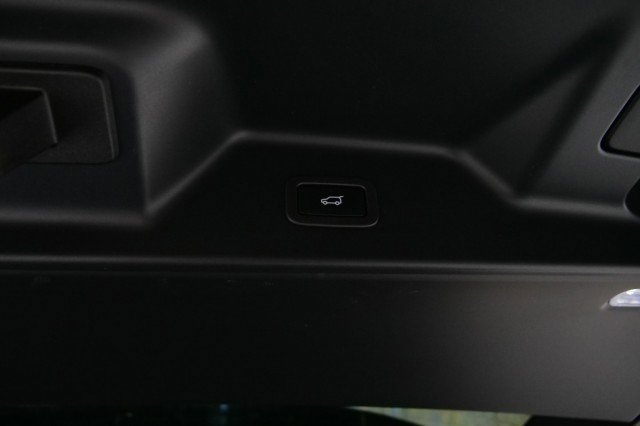 Used 2022 Land Rover Range Rover Westminster Edition image 35