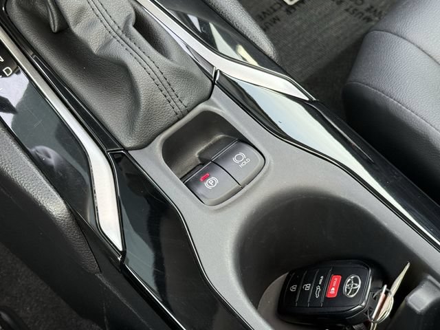 Certified 2025 Toyota Corolla Cross XLE w/ Convenience Package FWD image 18