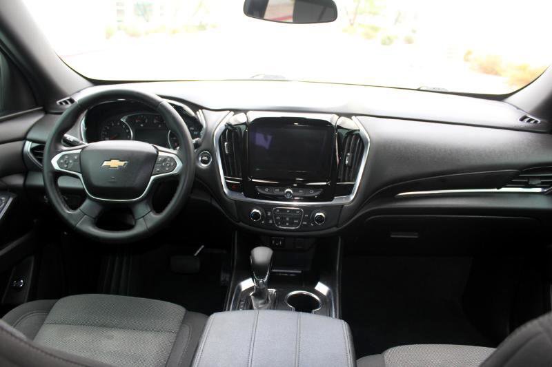 Used 2023 Chevrolet Traverse LT image 18
