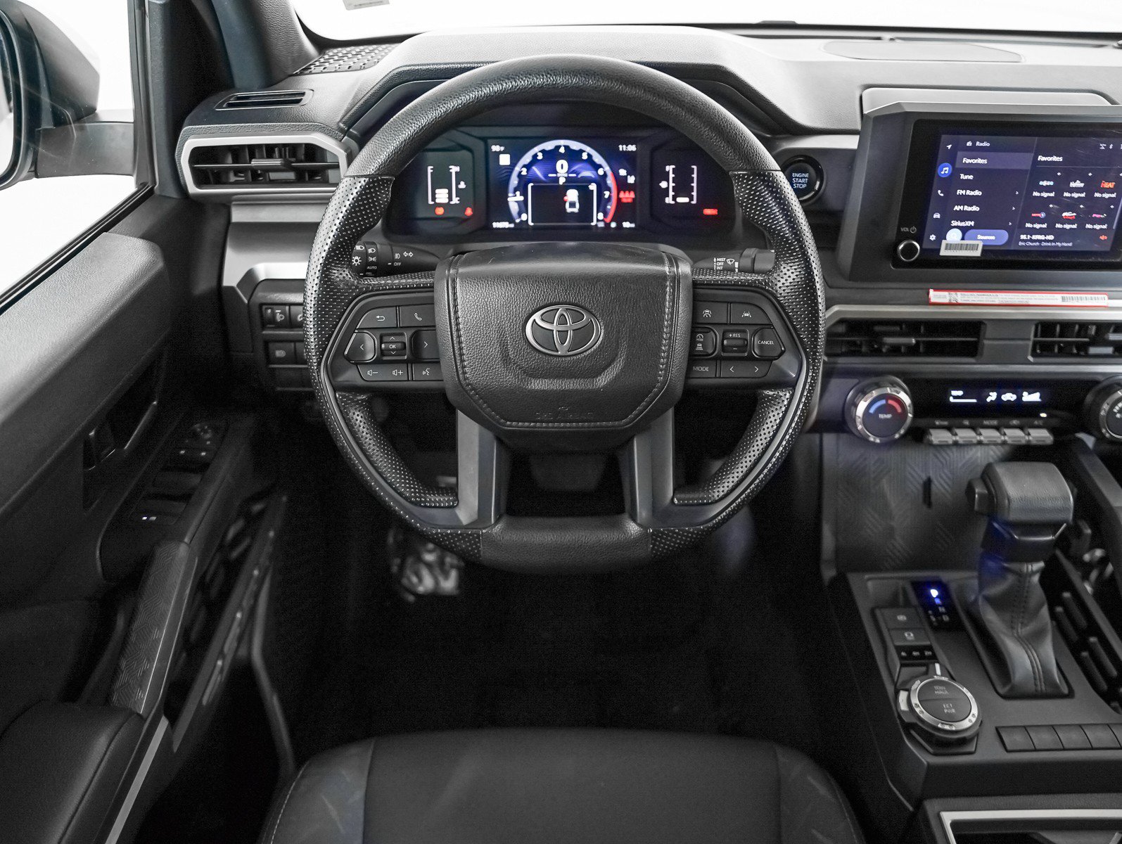 Used 2025 Toyota Tacoma SR5 AWD/4WD image 14