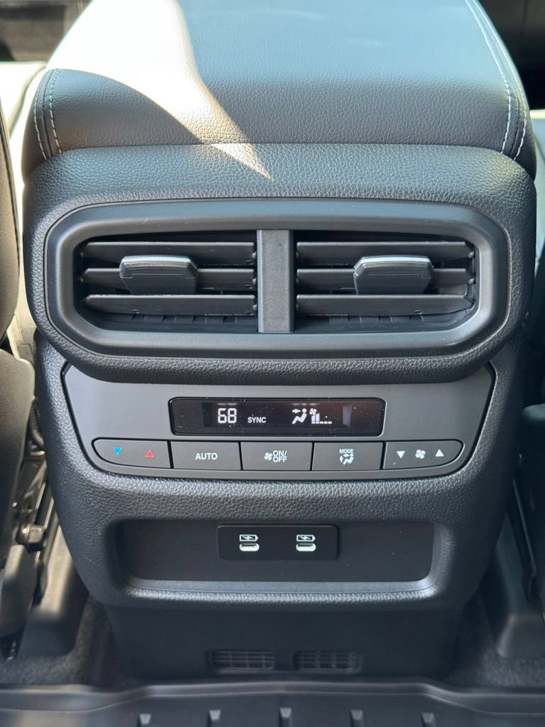 Certified 2026 Honda Pilot Touring image 14