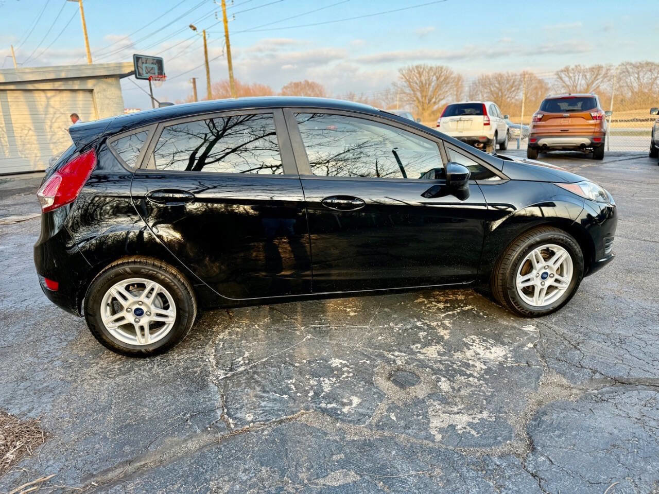 Used 2018 Ford Fiesta SE image 6
