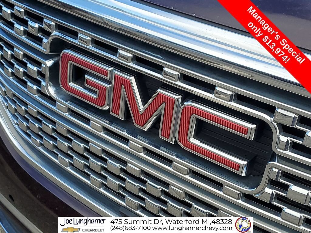 Used 2018 GMC Acadia Denali w/ Technology Package FWD image 34