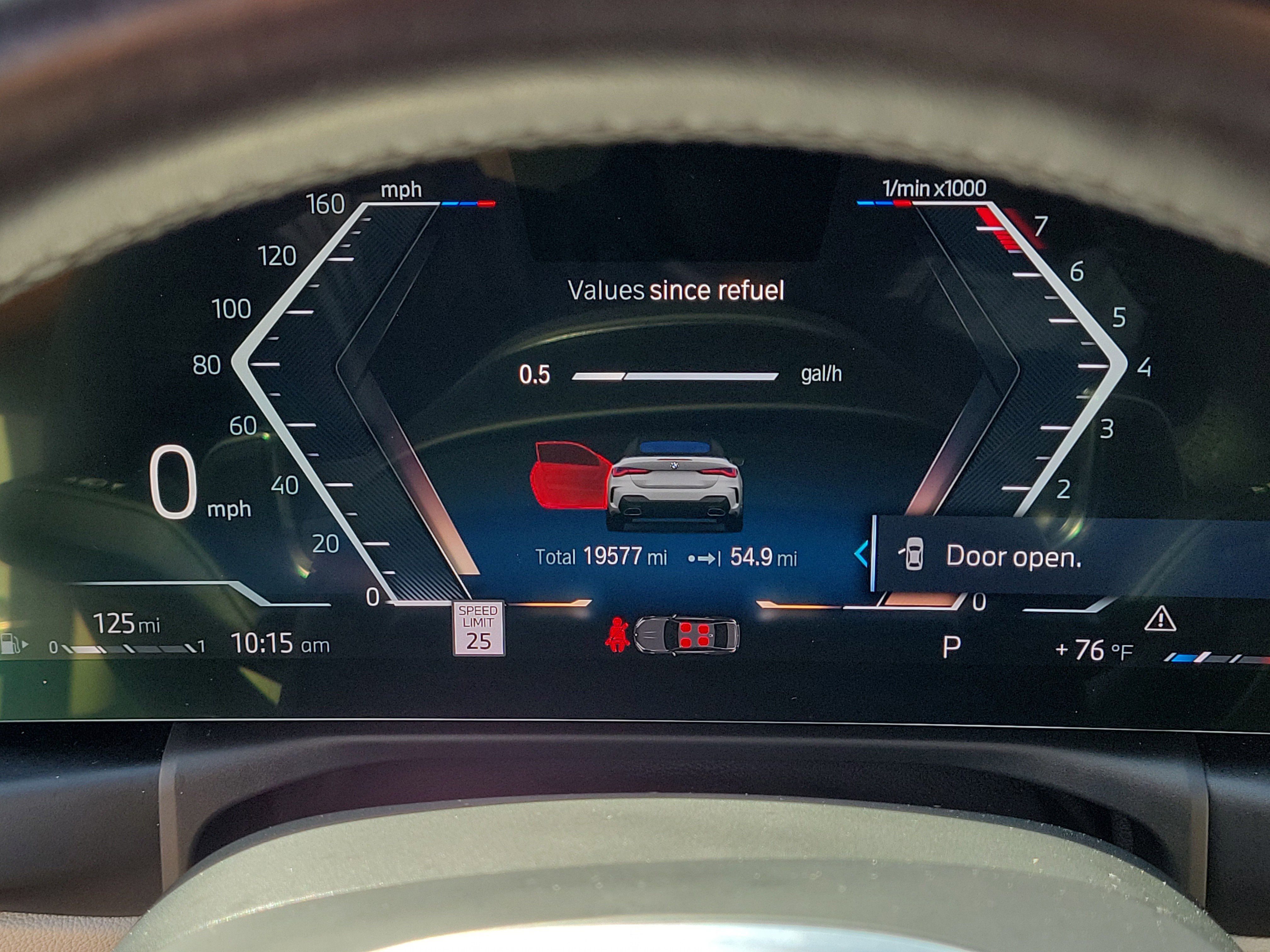 Used 2024 BMW M440i Convertible w/ Premium Package image 27