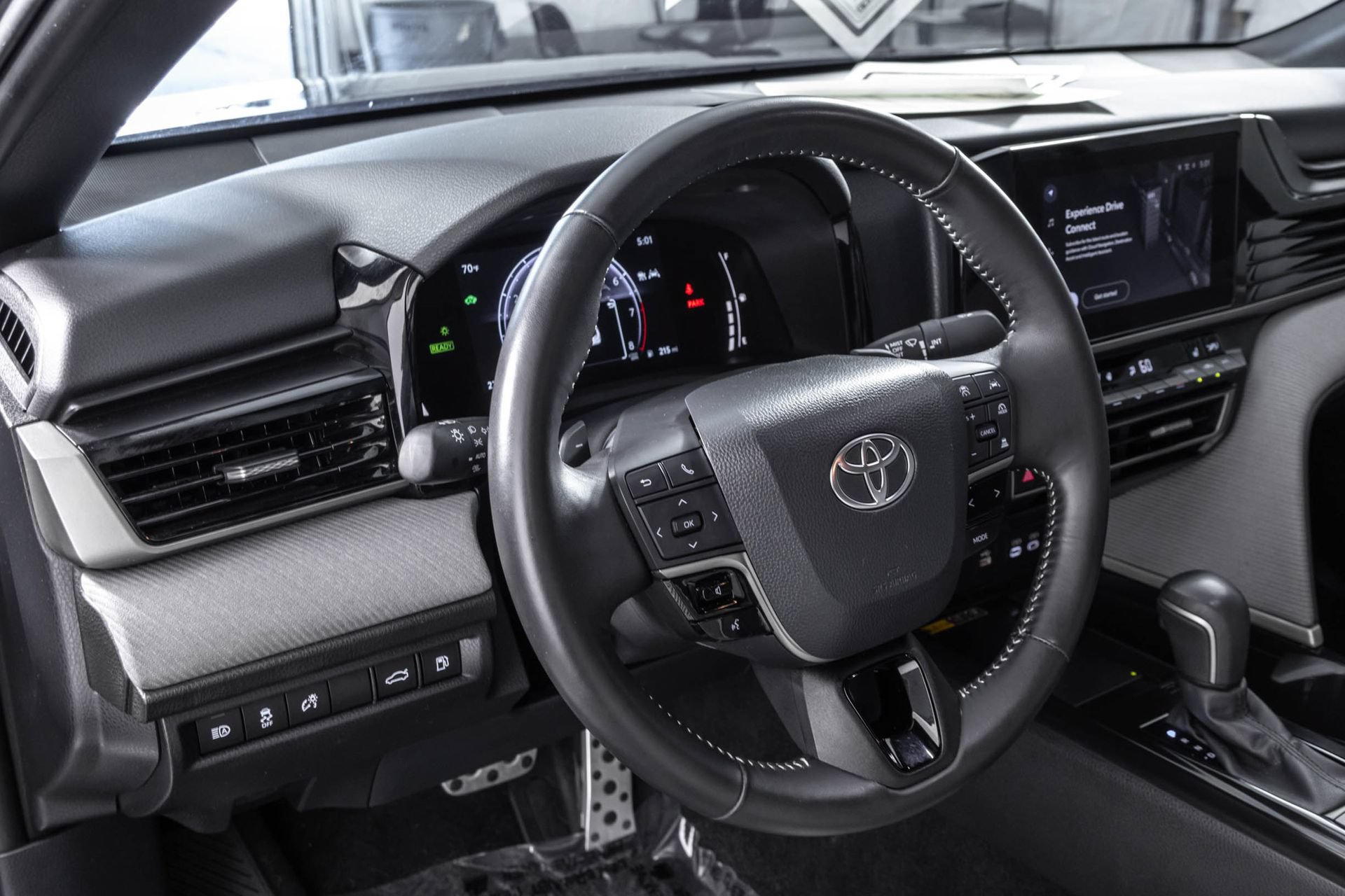 Used 2025 Toyota Camry SE w/ Convenience Package AWD/4WD image 33