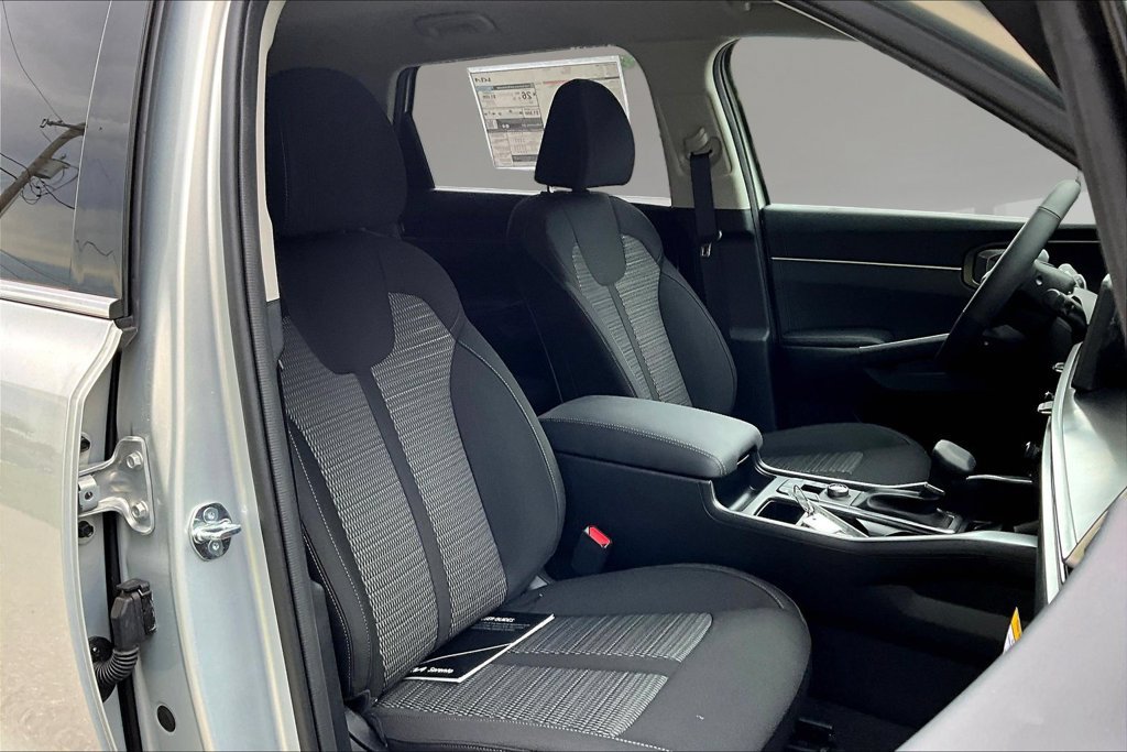 New 2026 Kia Sorento LX FWD image 9