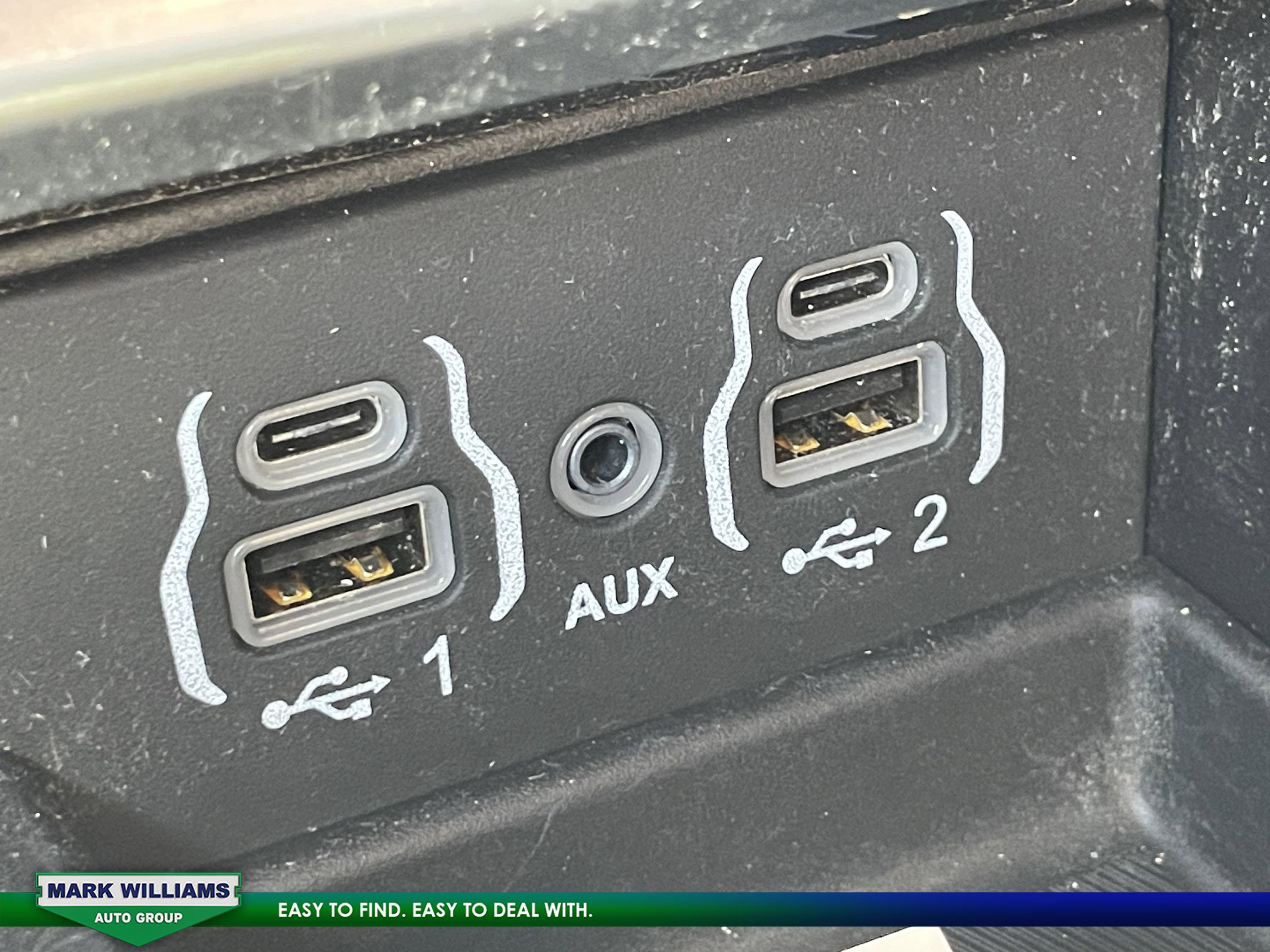 Used 2024 Chrysler Pacifica Limited w/ S Appearance Package image 22