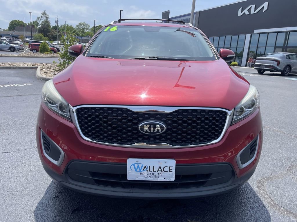 Used 2016 Kia Sorento FWD w/ LX Convenience Package image 2