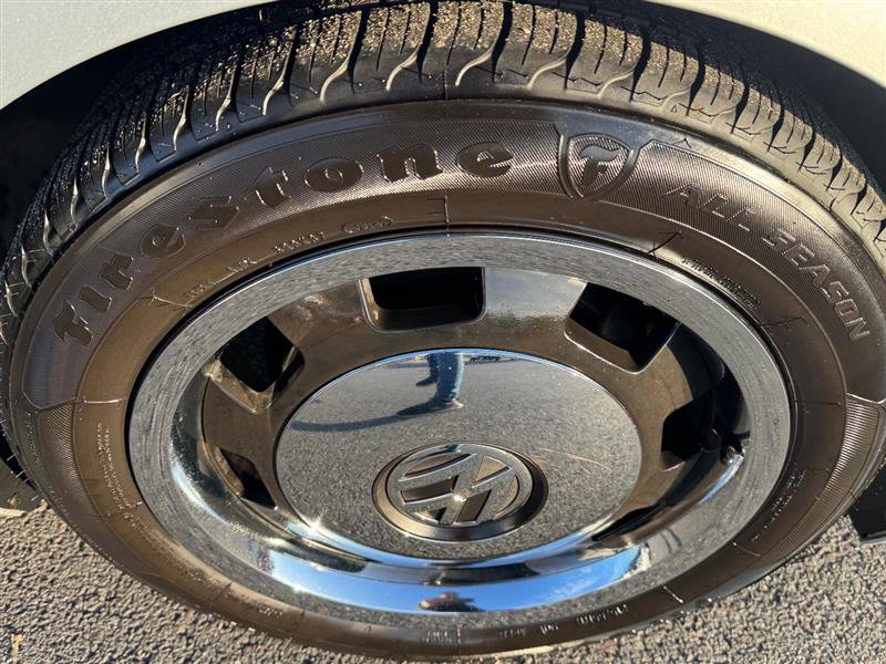 Used 2012 Volkswagen Beetle 2.5 image 24