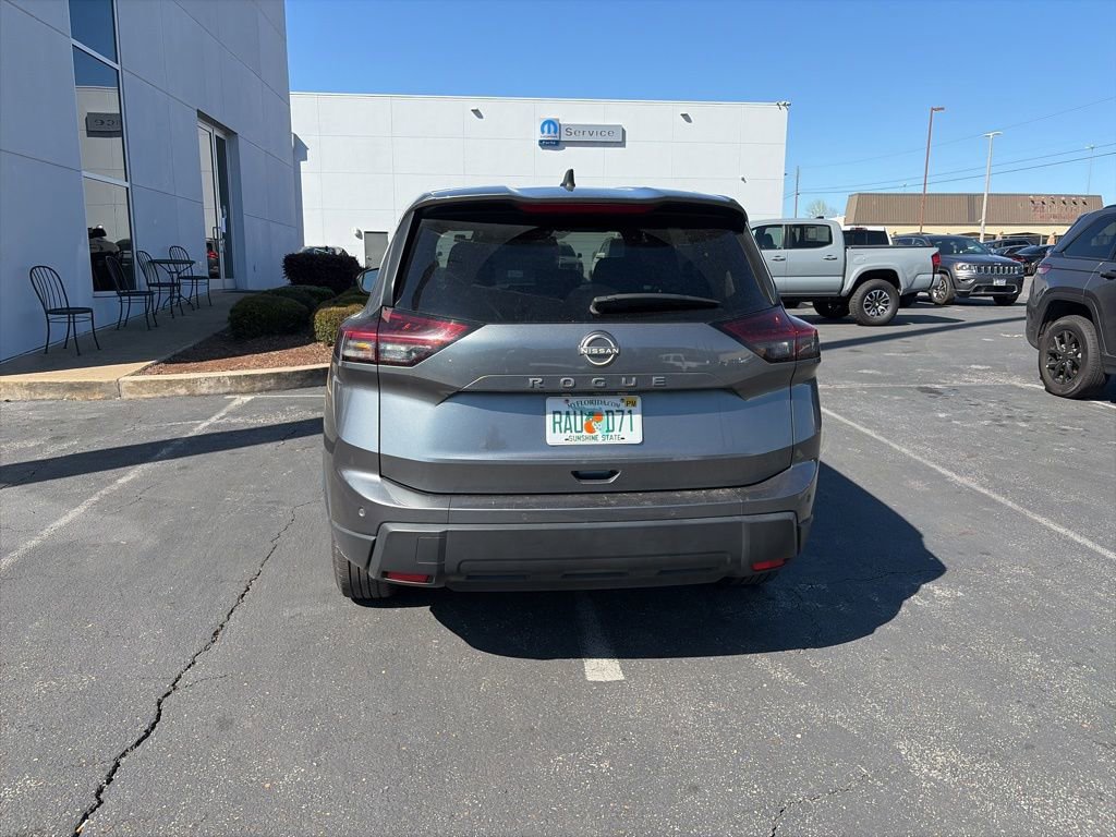 Used 2024 Nissan Rogue S image 6