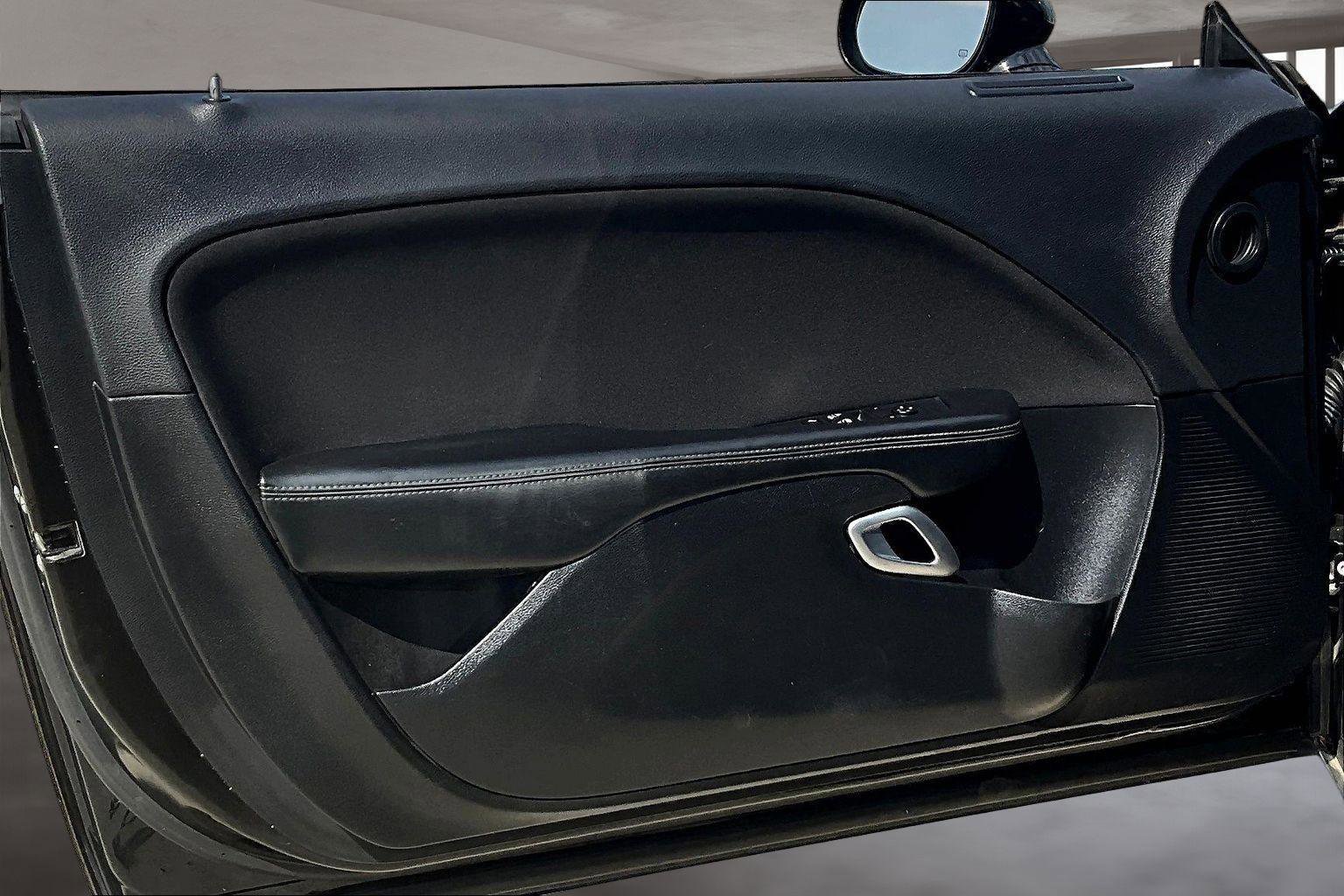 Used 2016 Dodge Challenger SXT image 22