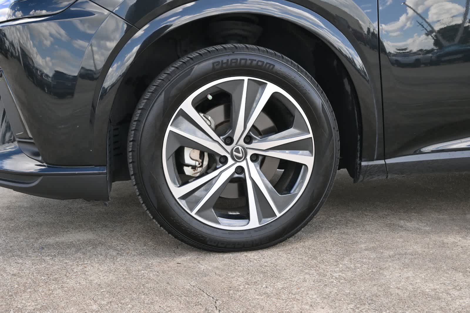 Used 2024 Lexus RX 350 Premium w/ Accessory Package (Z1) FWD image 25