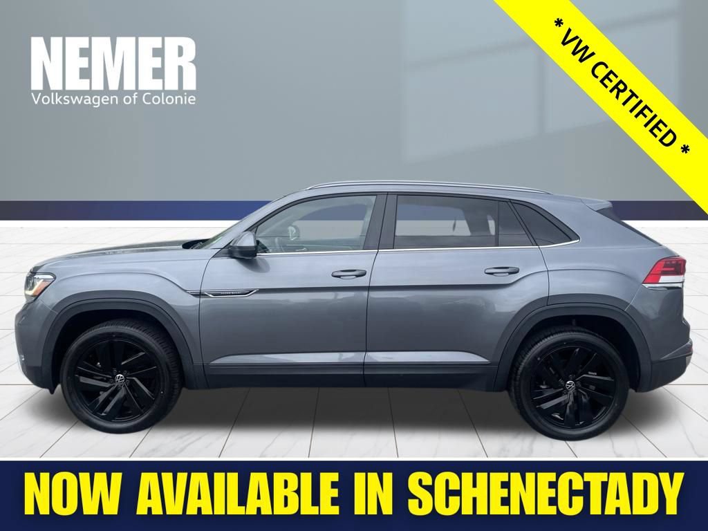 Certified 2022 Volkswagen Atlas Cross Sport SE w/ Panoramic Sunroof Package AWD/4WD image 2