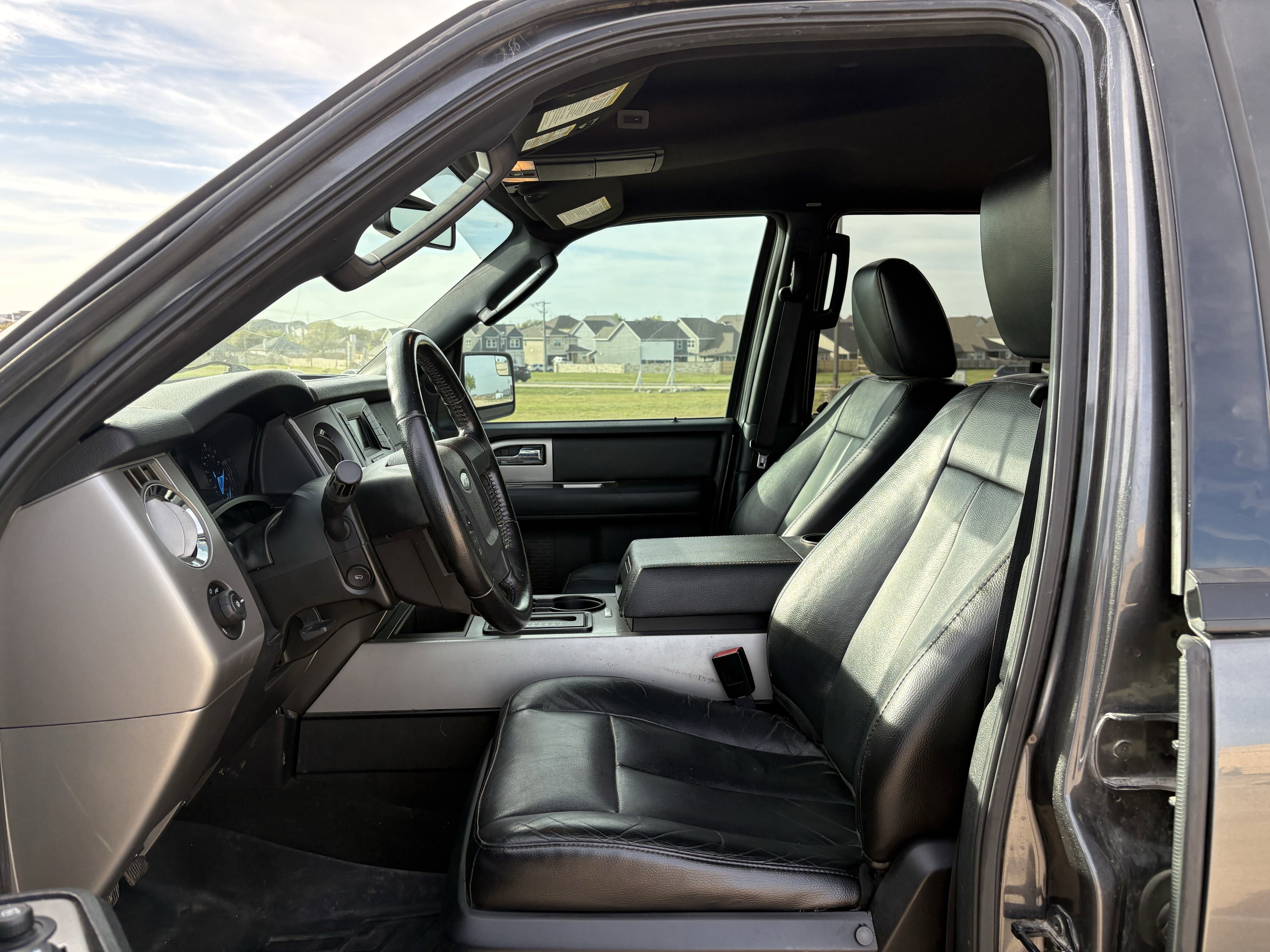 Used 2016 Ford Expedition XLT w/ Equipment Group 201A RWD image 11