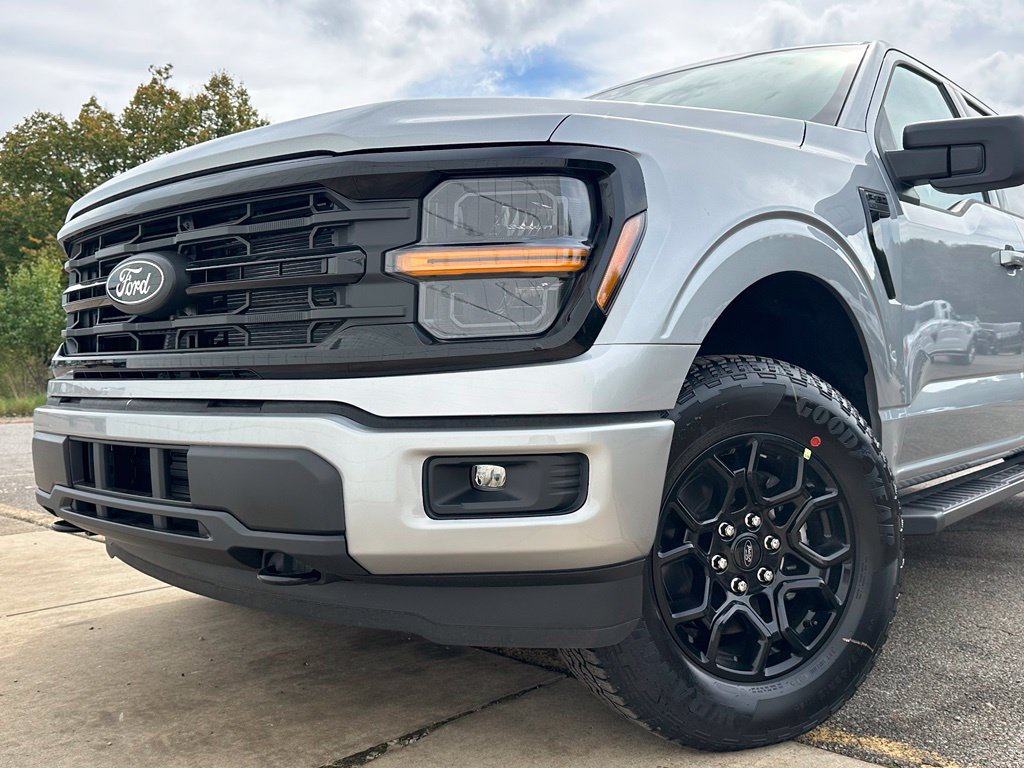 New 2026 Ford F150 XLT w/ XLT Black Appearance Package AWD/4WD image 31