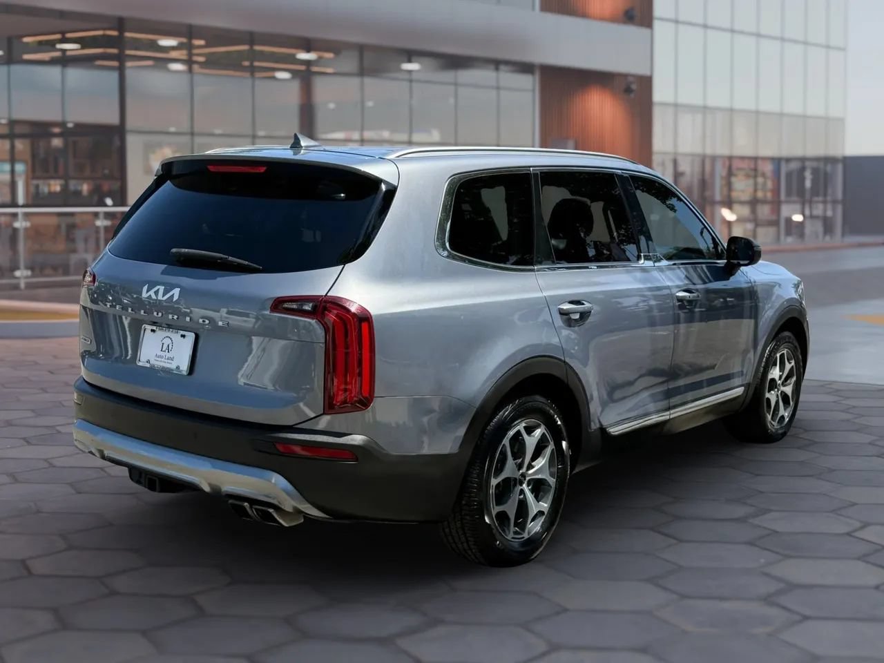 Used 2022 Kia Telluride EX w/ Towing Package AWD/4WD image 6