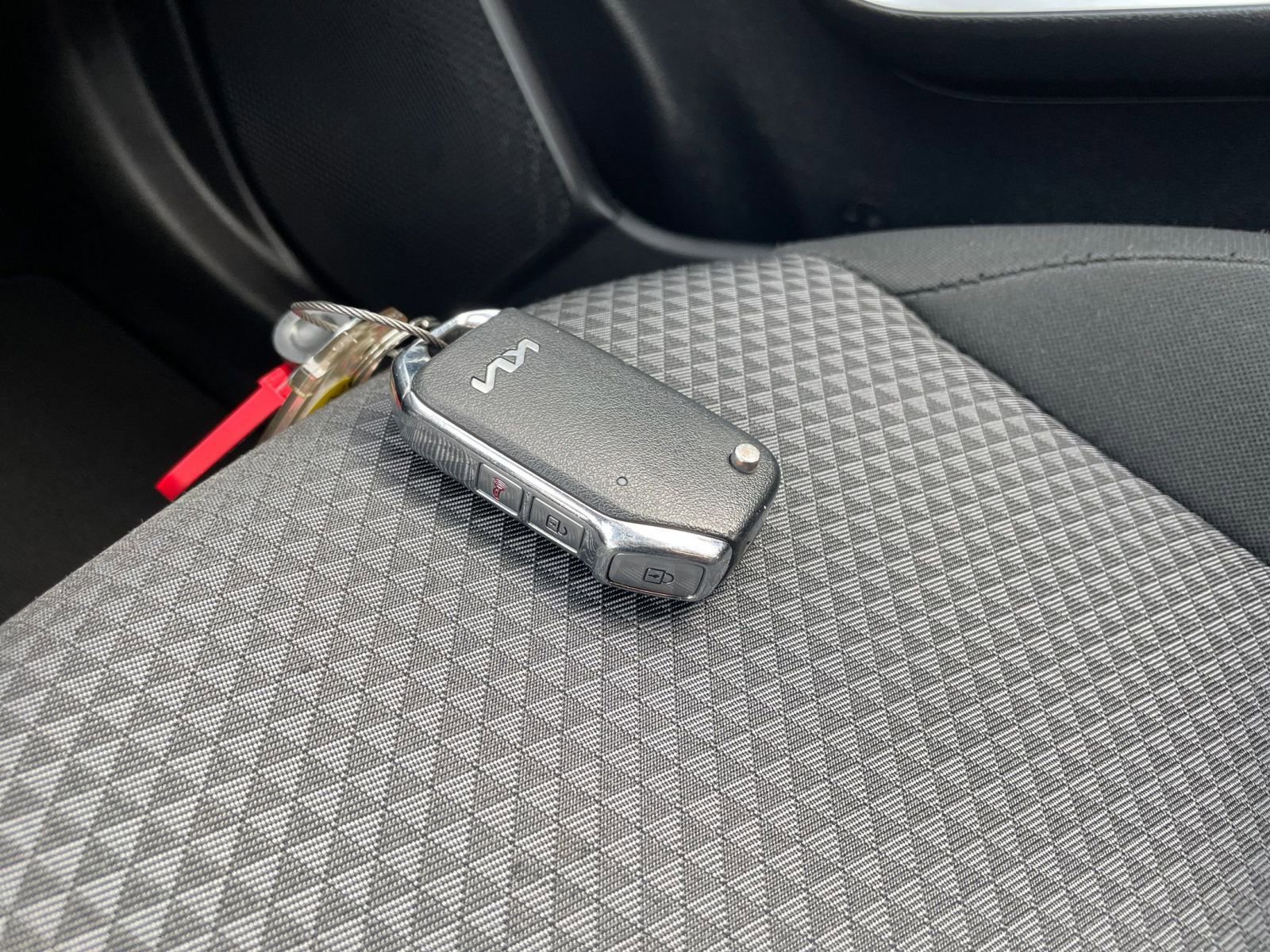 Used 2025 Kia Soul LX w/ LX Technology Package image 21