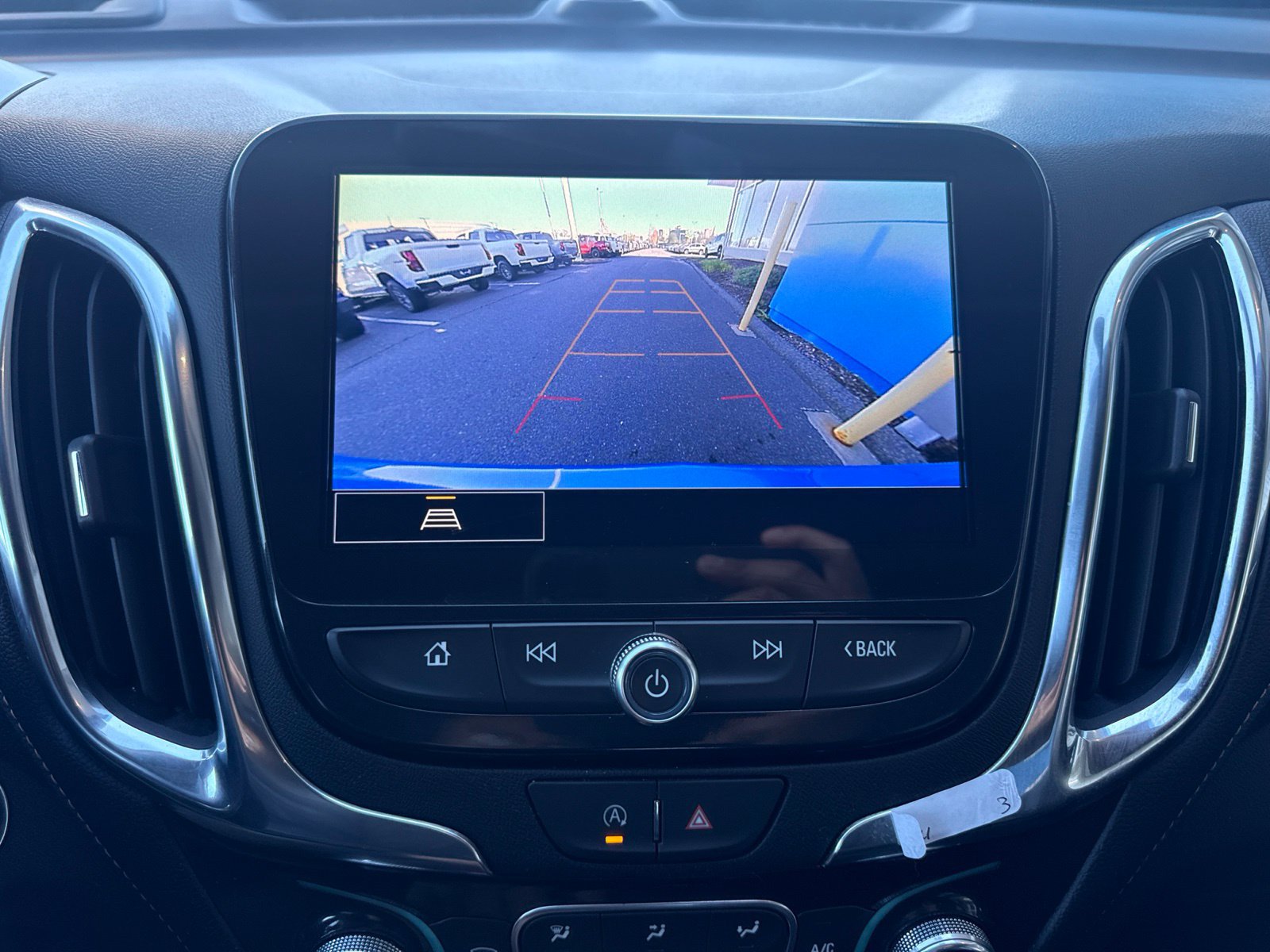 Used 2024 Chevrolet Equinox Premier AWD/4WD image 24