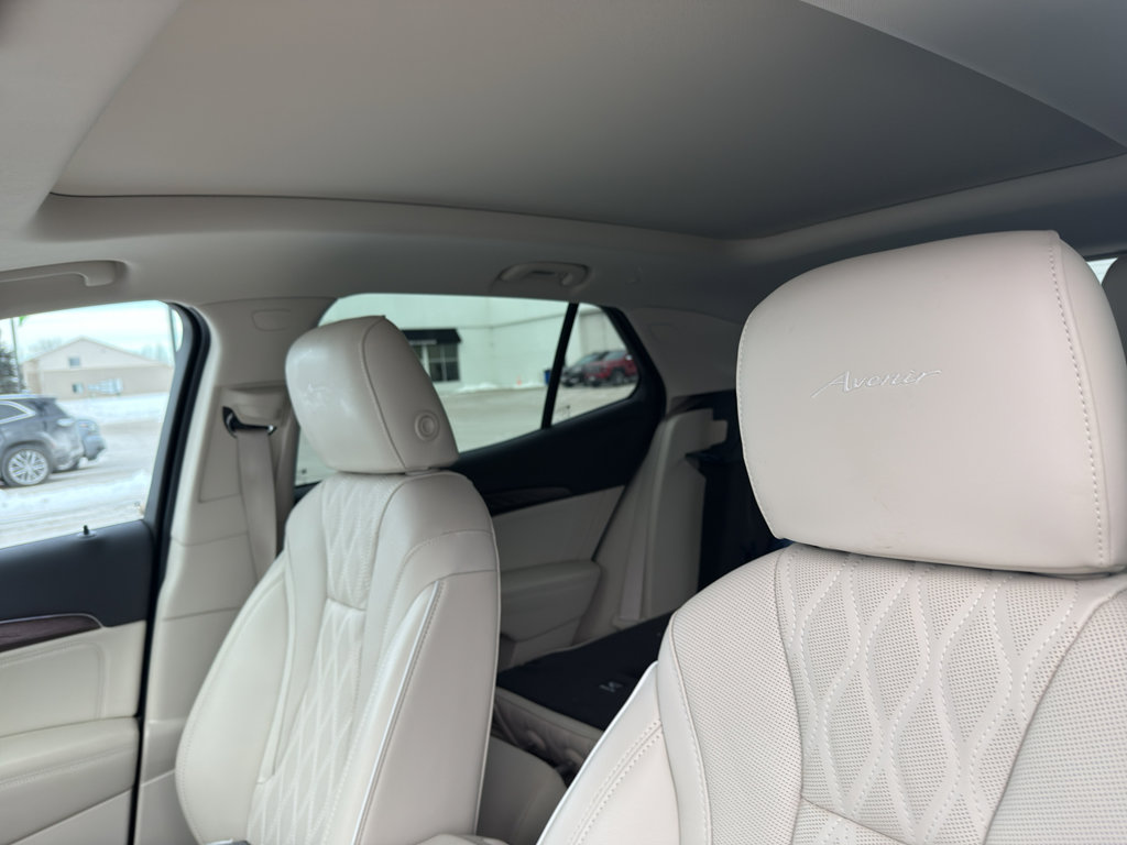 Used 2023 Buick Envision Avenir image 10