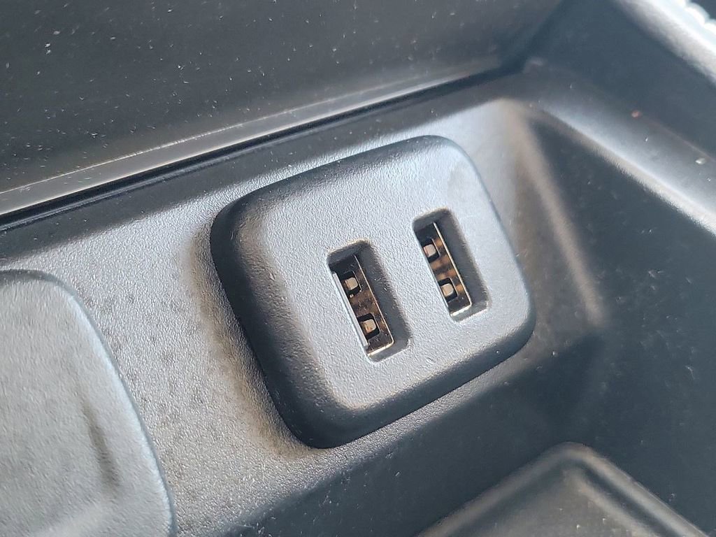 Used 2020 GMC Yukon Denali w/ Denali Premium Package image 30