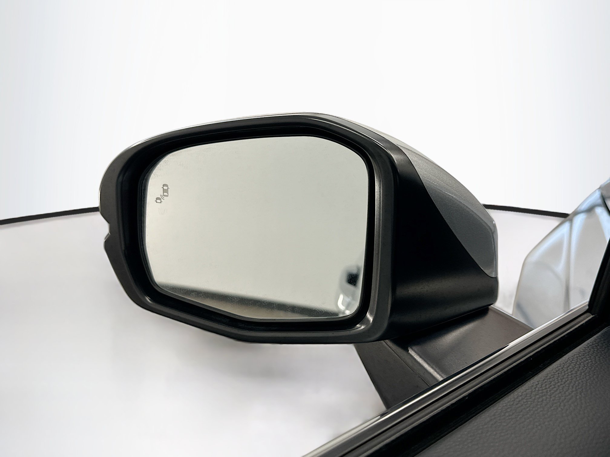 Used 2025 Honda CR-V EX image 16