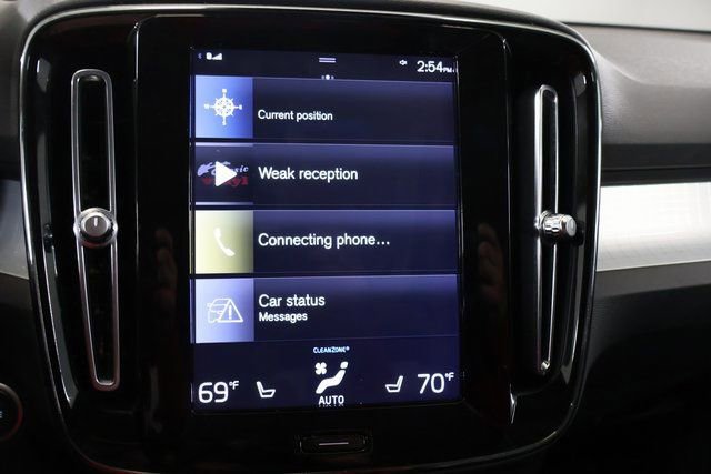 Used 2020 Volvo XC40 T5 Momentum w/ Protection Package image 23