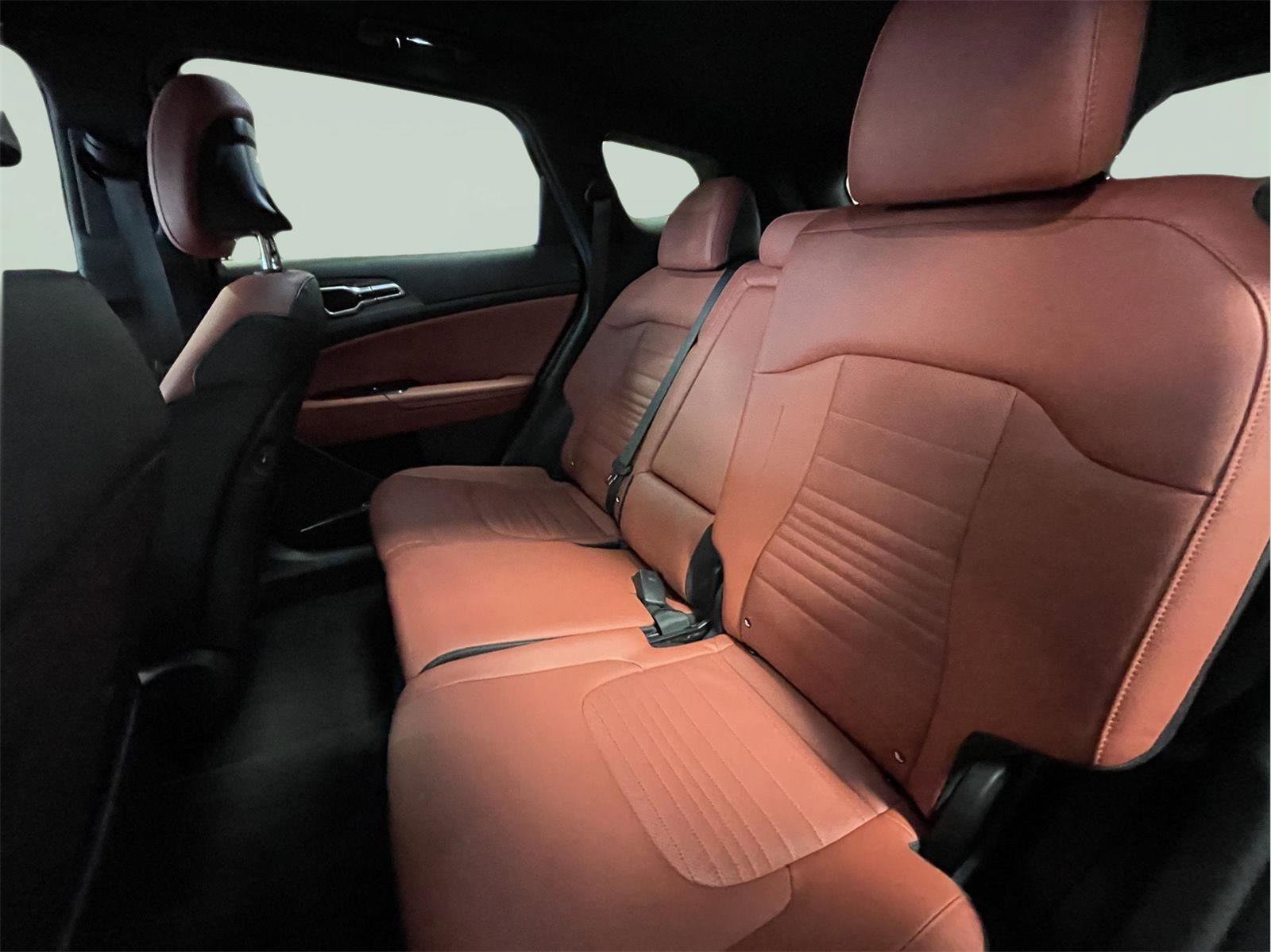 Used 2023 Kia Sportage SX image 16