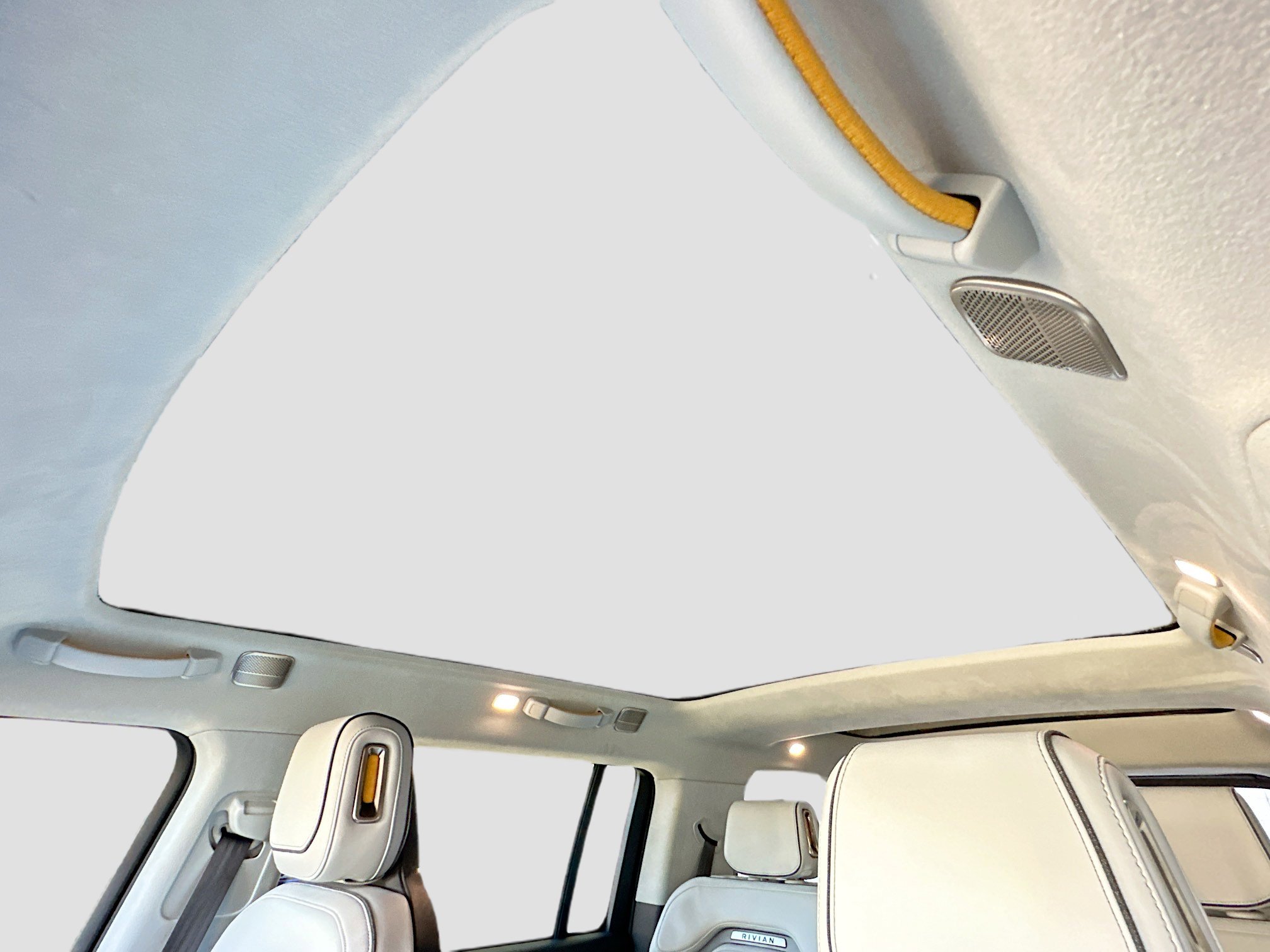 Used 2023 Rivian R1S Adventure image 21