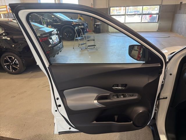 Certified 2023 Nissan Kicks SR w/ SR Premium Package FWD image 18