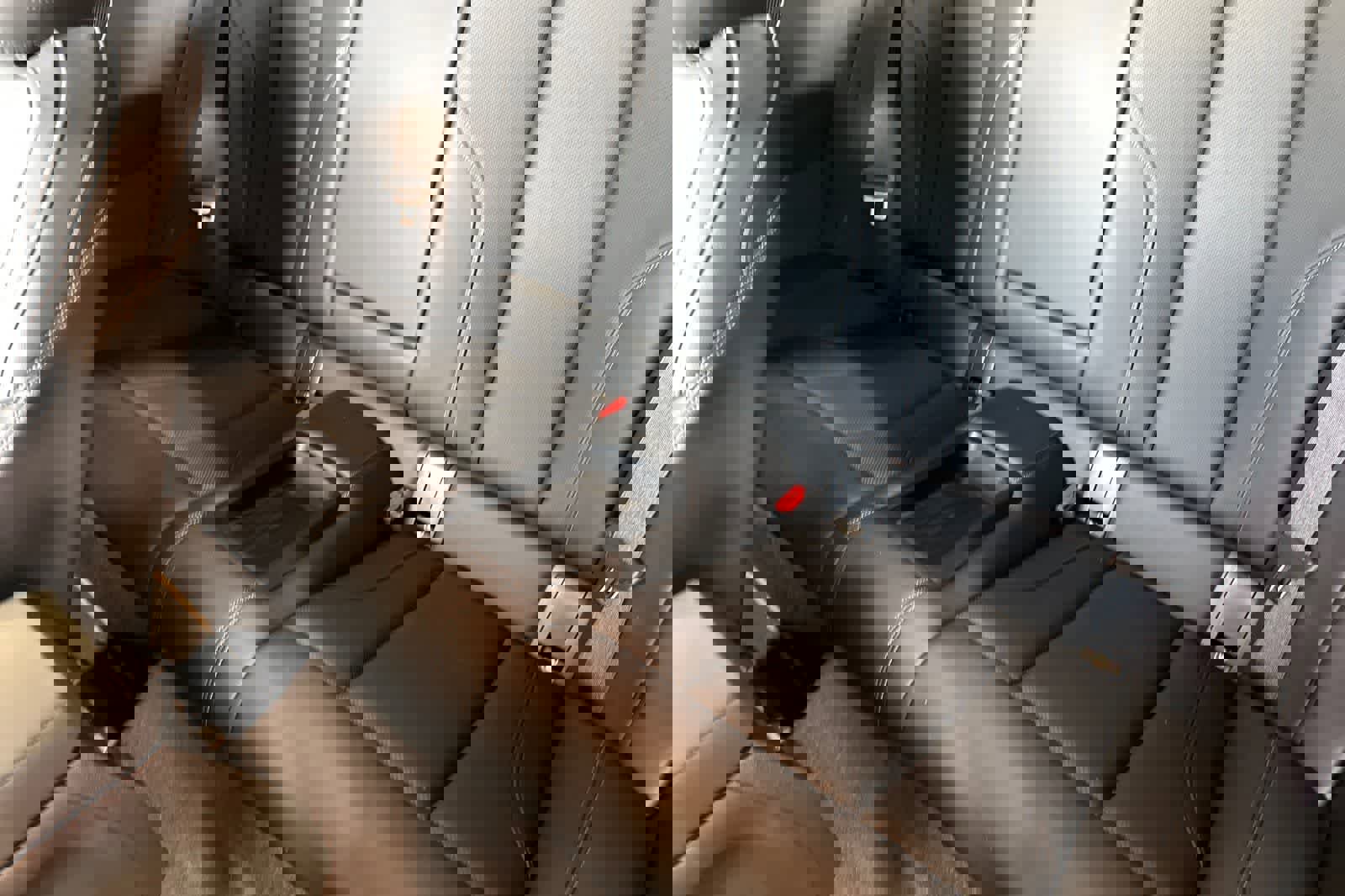 Used 2024 BMW 230i Coupe w/ Convenience Package image 5