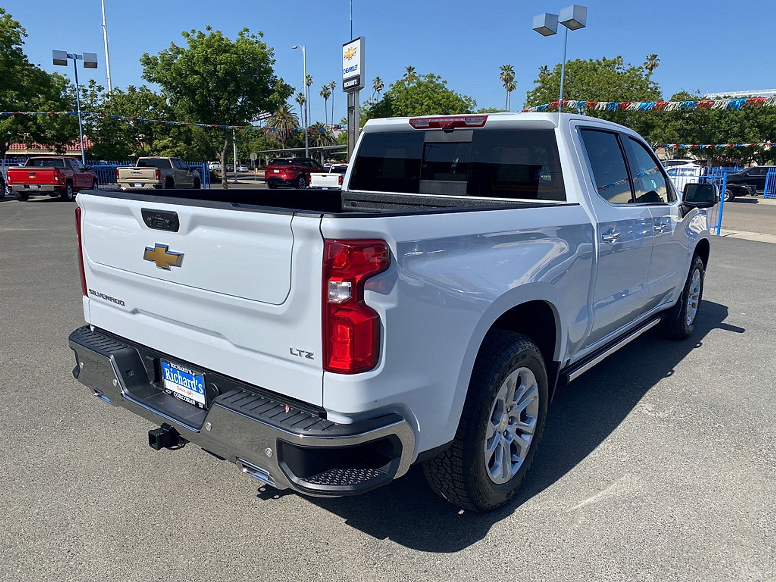 New 2026 Chevrolet Silverado 1500 LTZ w/ LTZ Premium Package AWD/4WD image 10