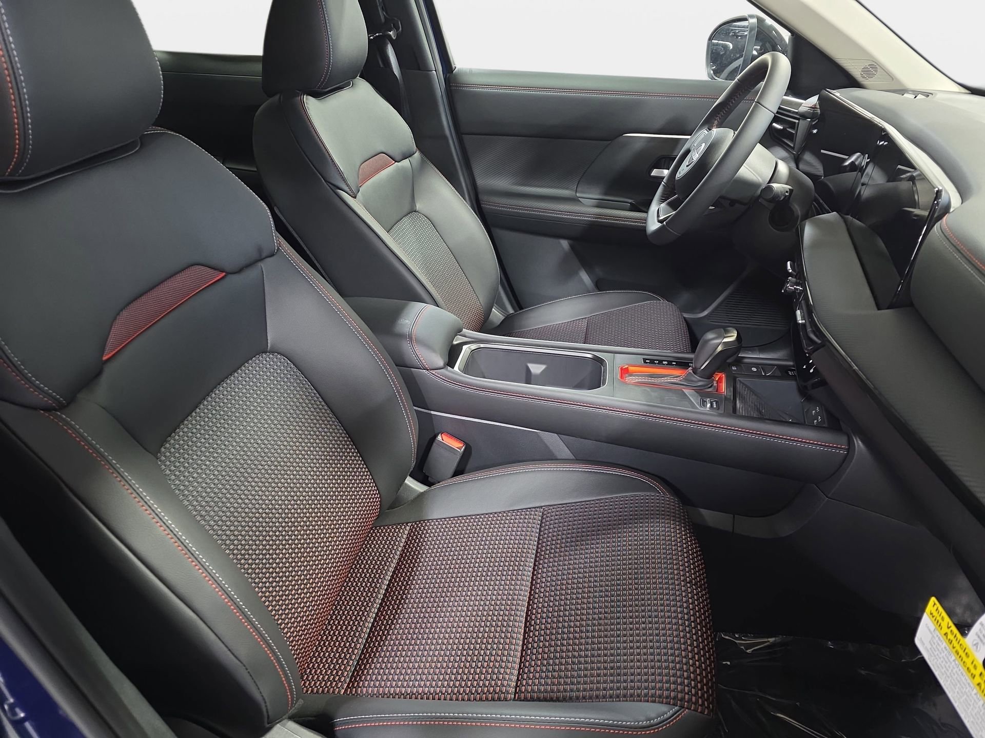 New 2026 Nissan Kicks SR w/ Cold Weather Package image 10