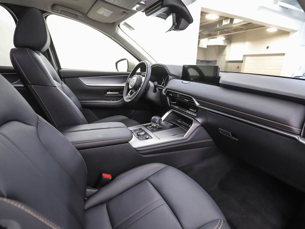 Used 2025 MAZDA CX-90 3.3 Turbo w/ Preferred Package AWD/4WD image 33