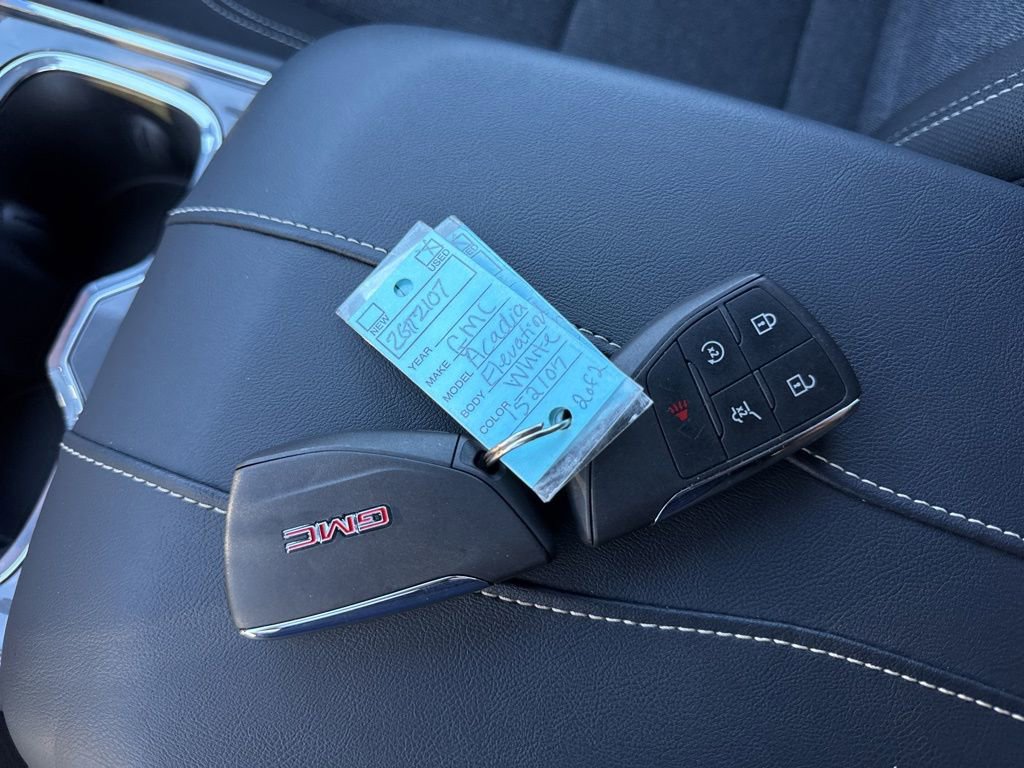 Used 2025 GMC Acadia Elevation FWD image 38