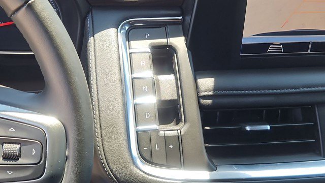 Used 2023 Chevrolet Suburban LS RWD image 15