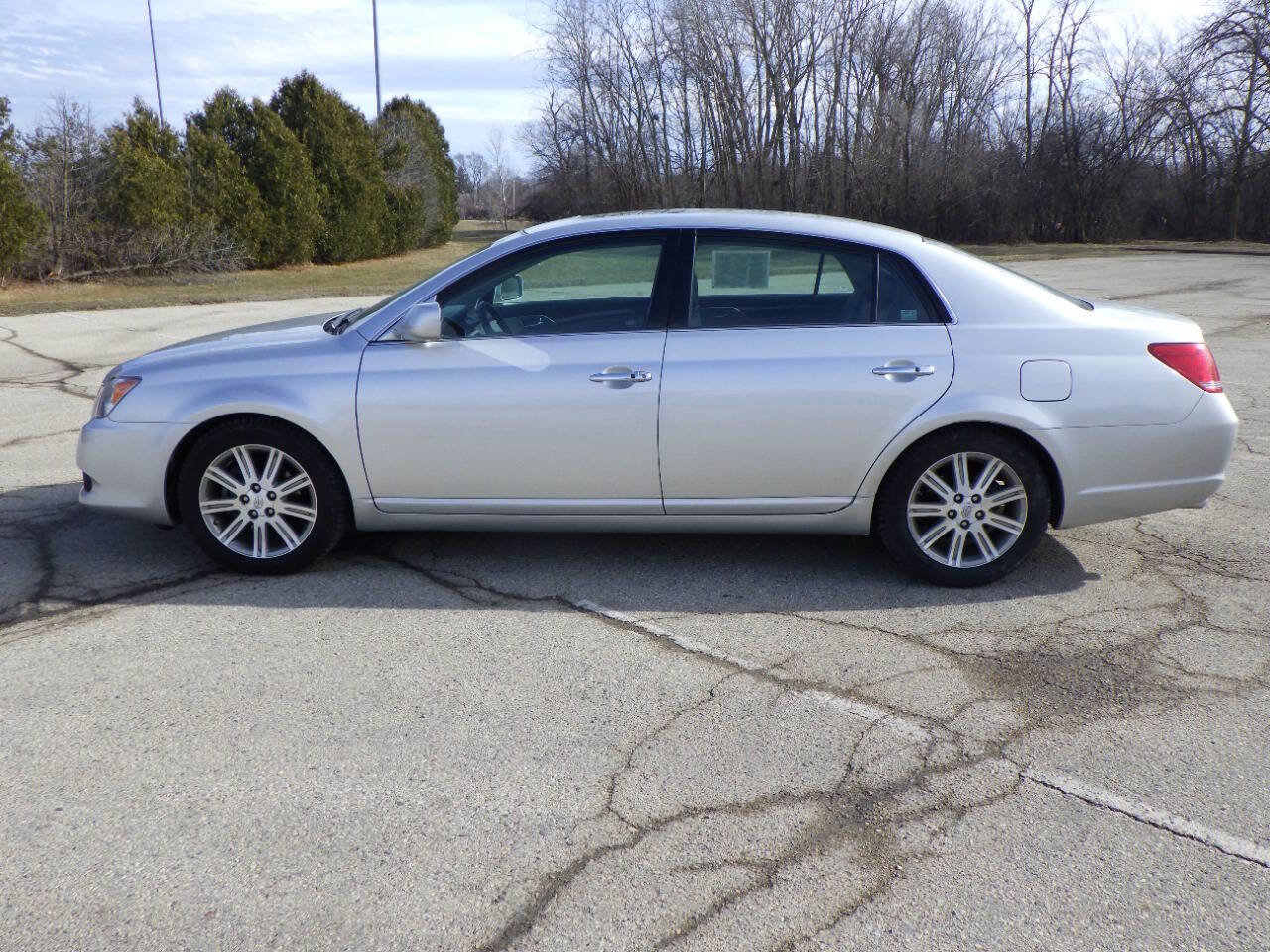 Used 2008 Toyota Avalon XL FWD image 2