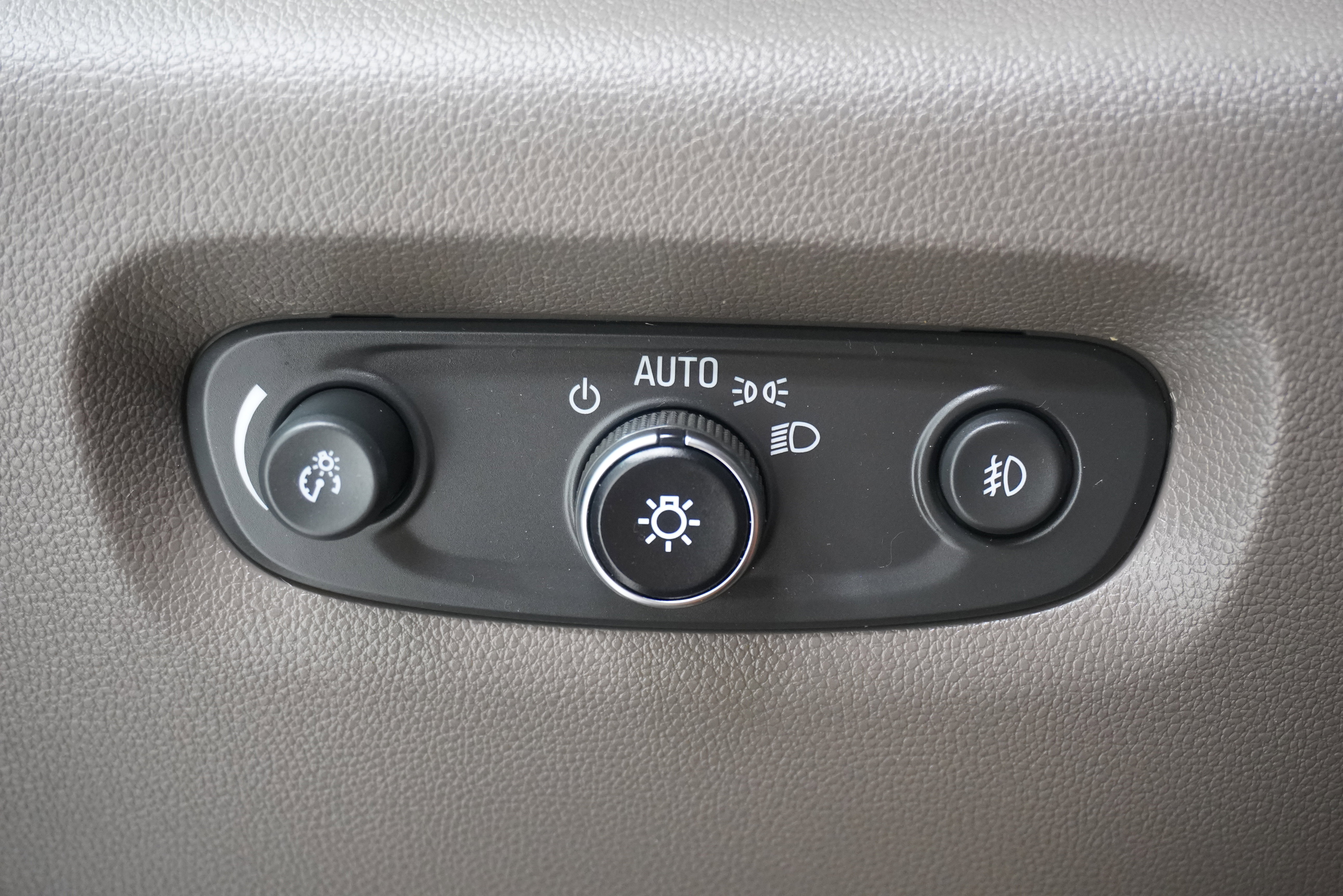 Used 2020 Chevrolet Traverse LT w/ Driver Confidence II Package FWD image 25