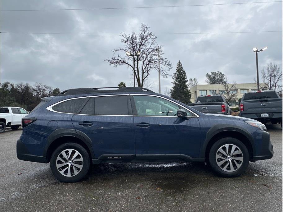 Used 2023 Subaru Outback Premium image 8